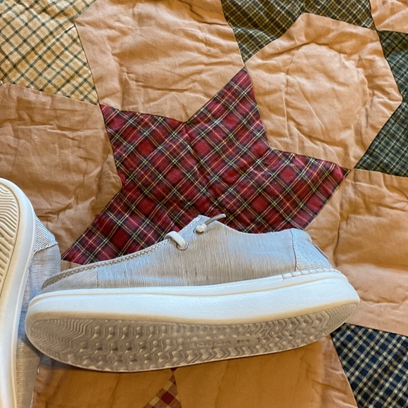 Woman’s Hey Dude Gray Casual Shoes - Picture 6 of 8